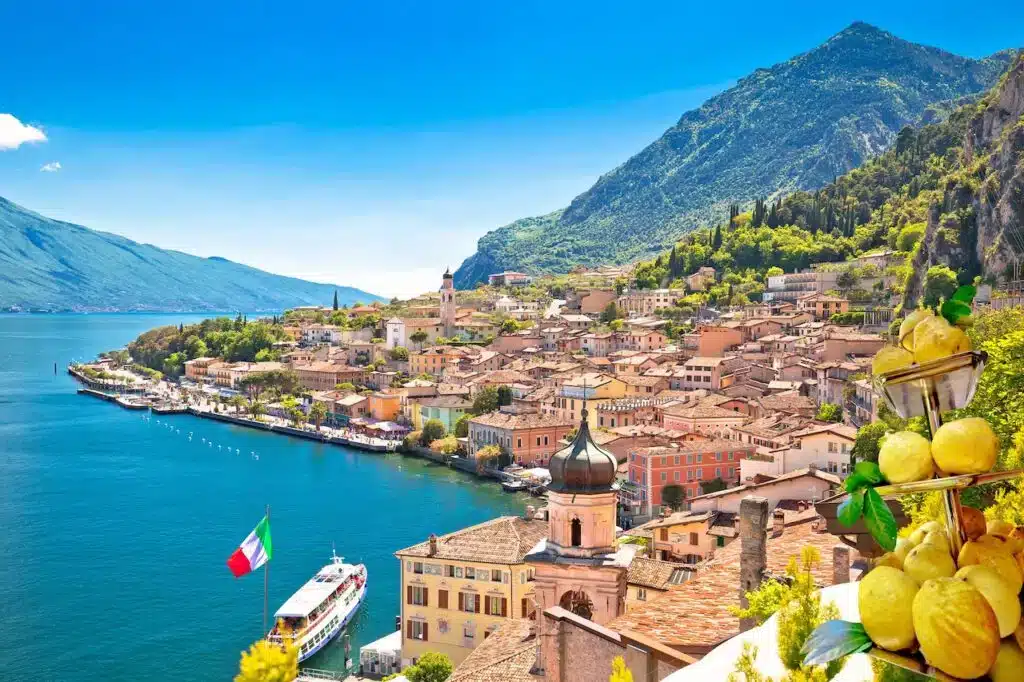 Où dormir au lac de Garde ? Les 6 meilleurs quartiers et hôtels + où éviter ! 🇮🇹 26 Limone sul Garda, un bel endroit où dormir en Italie