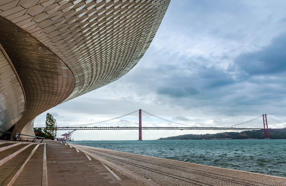 Que faire à Lisbonne ? 20 lieux à voir et activités 36 Musée MAAT au bord du Tage à Lisbonne
