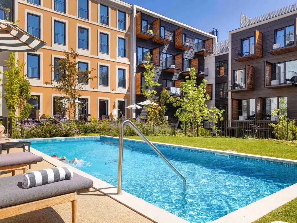 Mercure Porto Centro Aliados, un hôtel avec piscine dans le centre de Porto