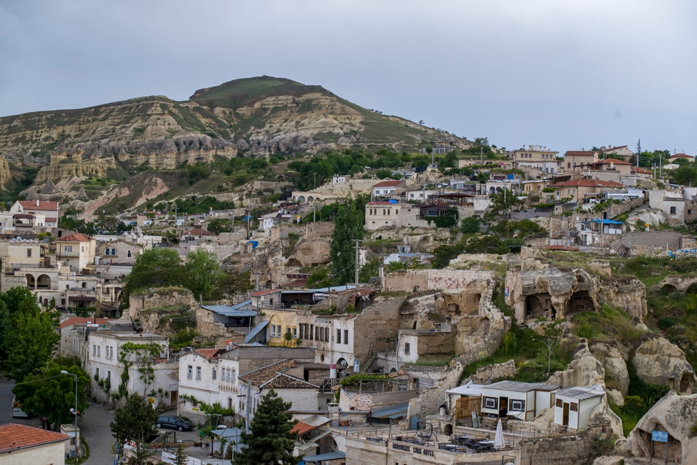 Où dormir en Cappadoce ? Les 6 meilleures villes et de bons hôtels 14 Vue aérienne du village de Mustafapaşa en Cappadoce