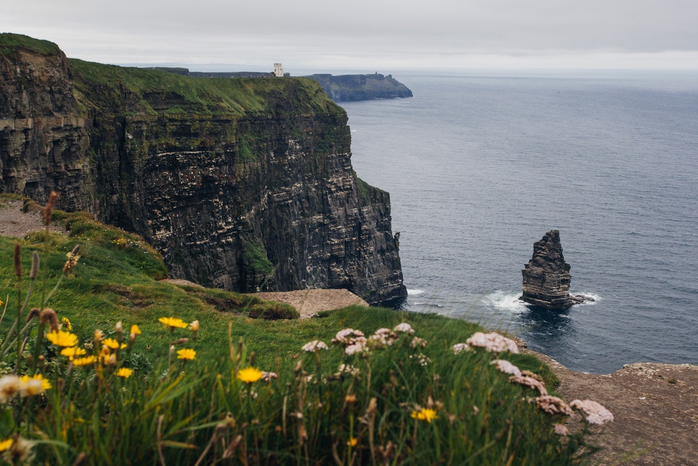 Les Cliffs of Moher et leur côte découpée en Irlande