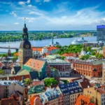 Où dormir à Riga ? Les 3 meilleurs quartiers + hôtels où séjourner 🇱🇻