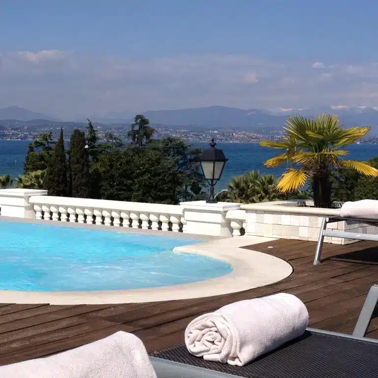 Où dormir au lac de Garde ? Les 6 meilleurs quartiers et hôtels + où éviter ! 🇮🇹 25 Palace Hotel Desenzano