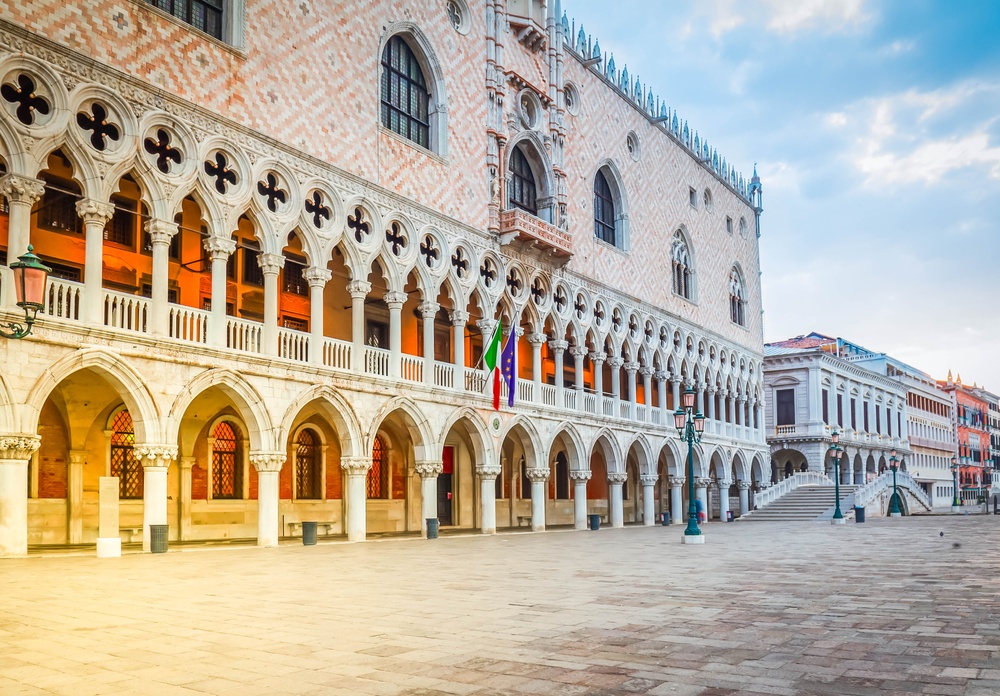Visiter Venise : que faire ? 18 lieux à voir et activités 22 Le palais des Doges et le quai de San Marco à Venise