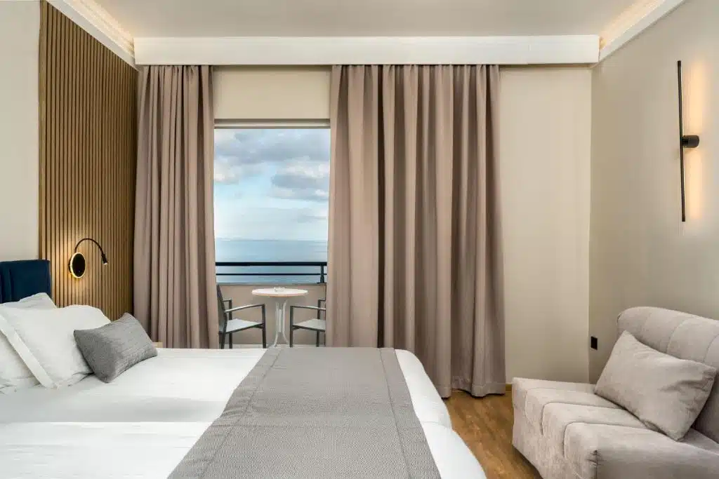 Où dormir à Zakynthos ? Les 5 meilleures zones et hôtels (+ celles à éviter) 🇬🇷 24 Palatino Hotel, un bel hôtel pas cher à Zakynthos Town