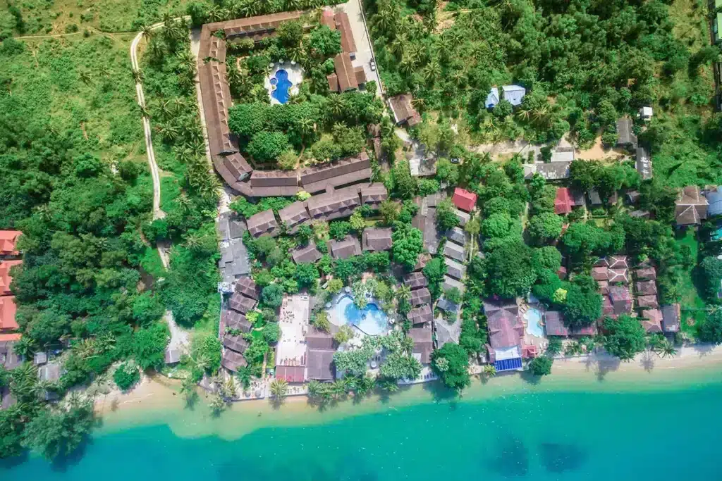 Où dormir à Koh Samui ? Les 5 meilleurs quartiers et hôtels (+ ceux à éviter) 🇹🇭 87 Paradise Beach Resort Samui, hôtel en bord de plage