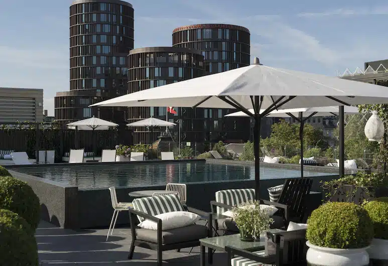 Hôtel spa à Copenhague : les 10 meilleures adresses de la capitale danoise 🇩🇰 39 piscine du Nimb Hotel