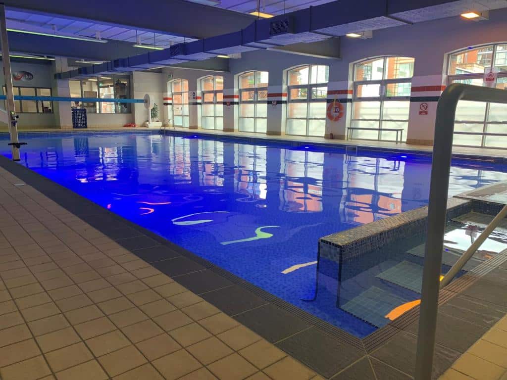 Piscine intérieure du Castlefield Hotel