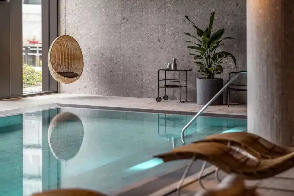 Hôtel spa à Copenhague : les 10 meilleures adresses de la capitale danoise 🇩🇰 51 piscine intérieure du Scandic CPH Strandpark