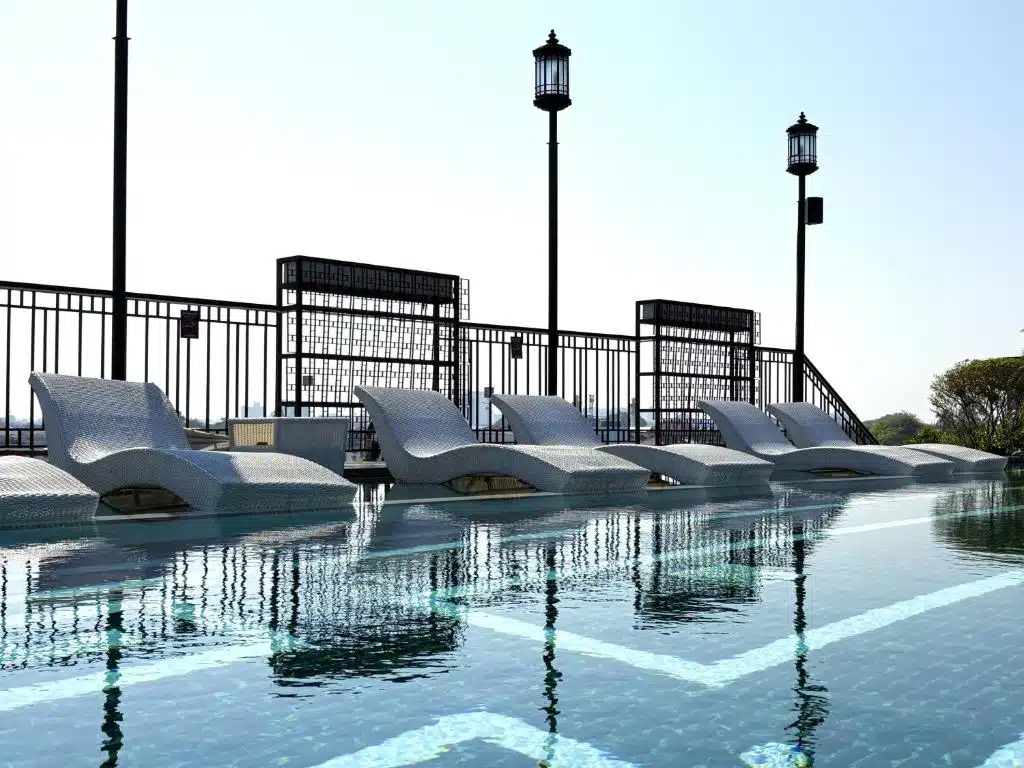 Piscine sur le toit du Glory Boutique Suites à Chiang Mai