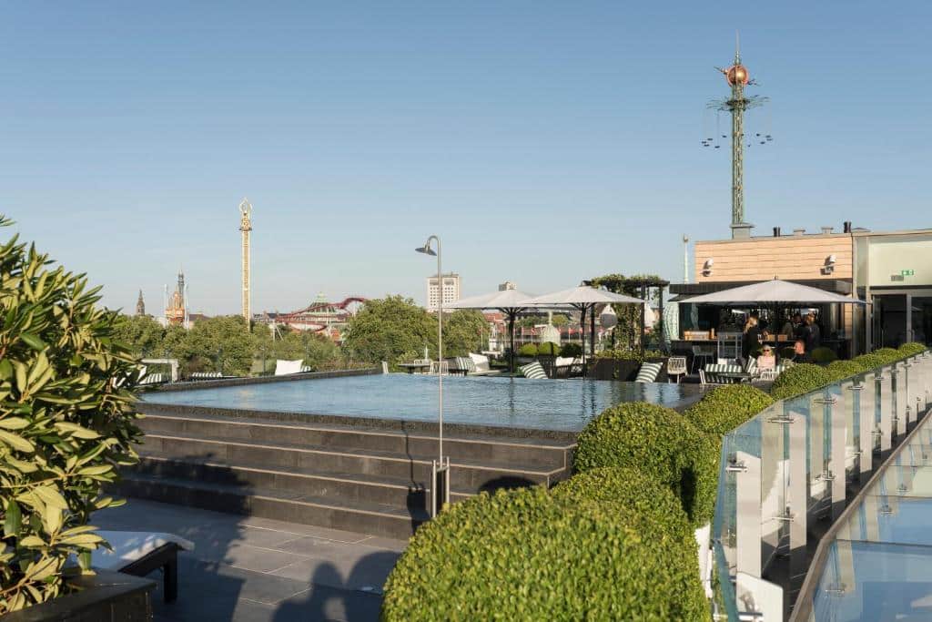 Piscine sur le toit du Nimb Hotel