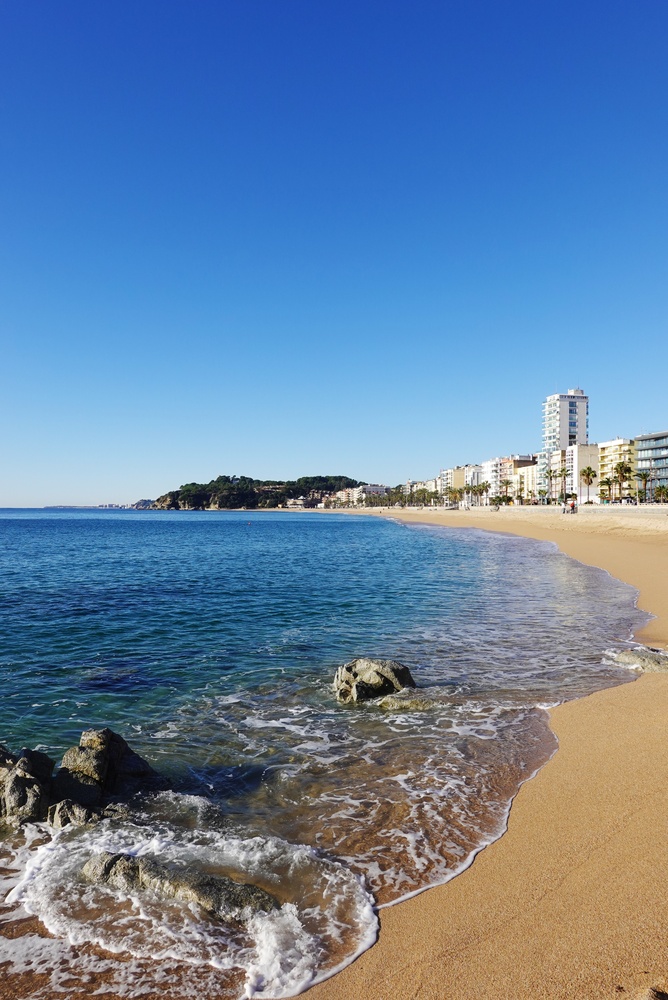 Vue sur la plage de Lloret de Mar, sur la Costa Brava