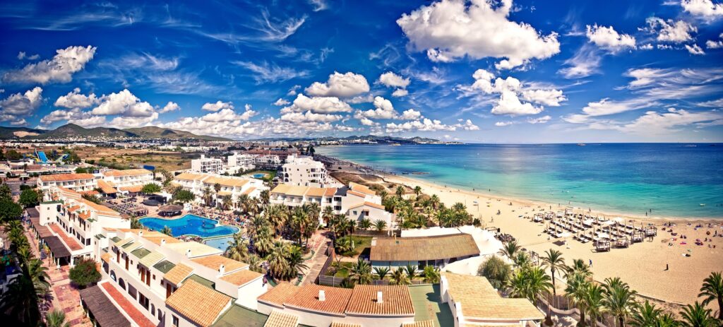 Playa d’en Bossa à Ibiza