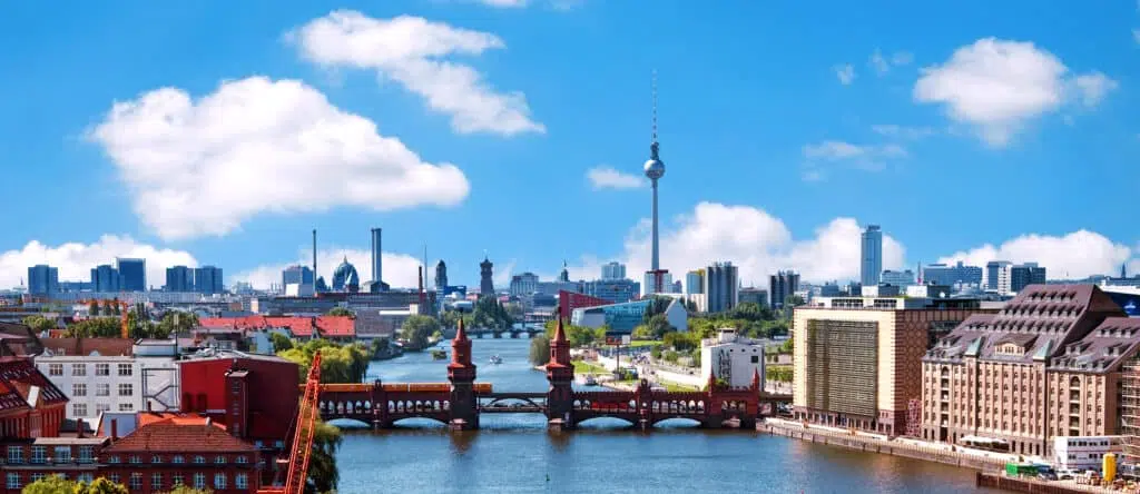 Transports en commun à Berlin : tout savoir sur les billets, les tarifs et plus encore 🚇 12 Pont Oberbaum à Berlin