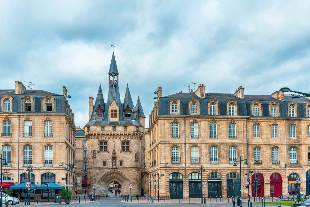 La Porte Cailhau dans le quartier Saint-Pierre à Bordeaux