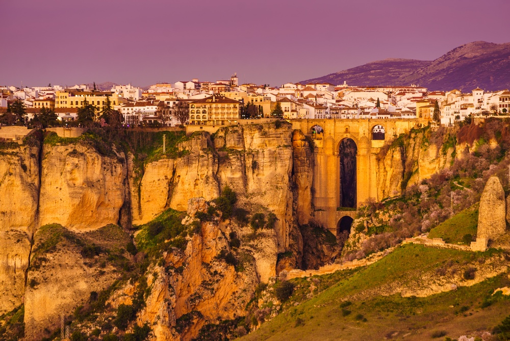 Le Puente Nuevo au-dessus du Guadalevín à Ronda