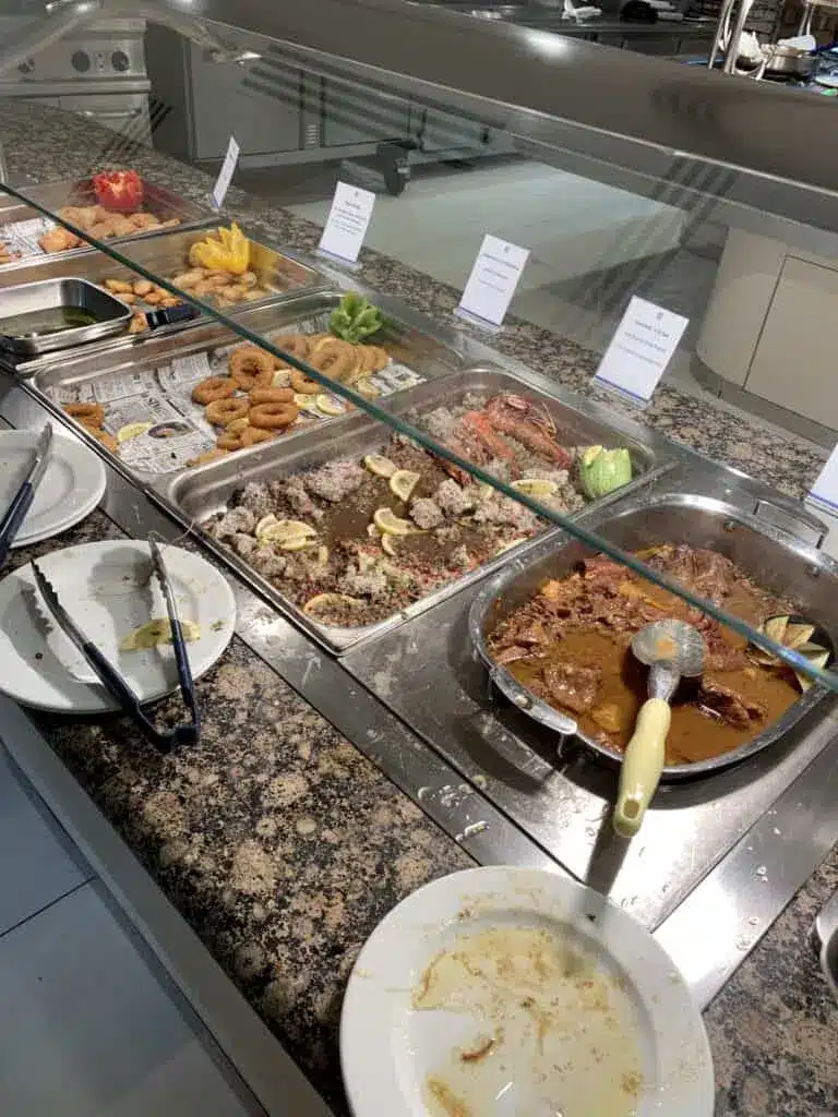 Alua Suites Fuerteventura avis 🚩 Une crotte dans la piscine et des chambres sales avec des fourmis ! 19 Repas à l’Alua Suites