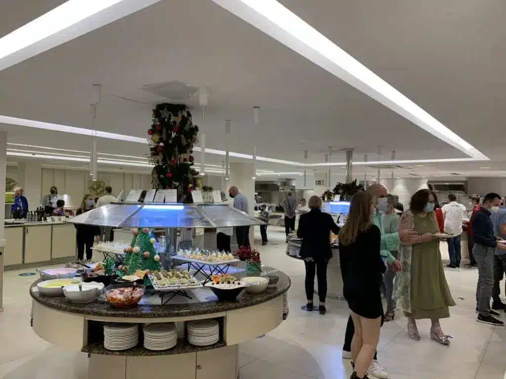 Alua Suites Fuerteventura avis 🚩 Une crotte dans la piscine et des chambres sales avec des fourmis ! 21 Restaurant buffet de l’Alua Suites