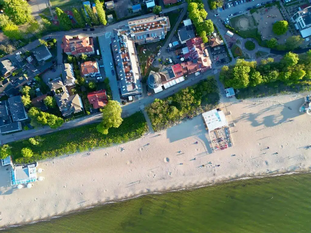 Où dormir à Gdansk ? Les 2 meilleurs quartiers et 7 hôtels formidables 🇵🇱 32 Rezydencja Merwede Aparthotel au bord de la plage