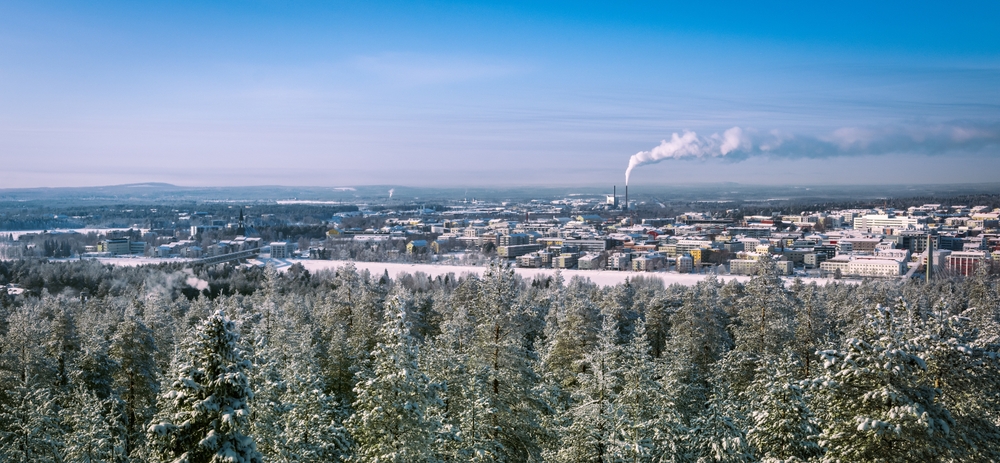Où dormir en Laponie ? Les 6 meilleures villes et de bons hôtels 9 Vue panoramique sur la ville de Rovaniemi en hiver, en Laponie