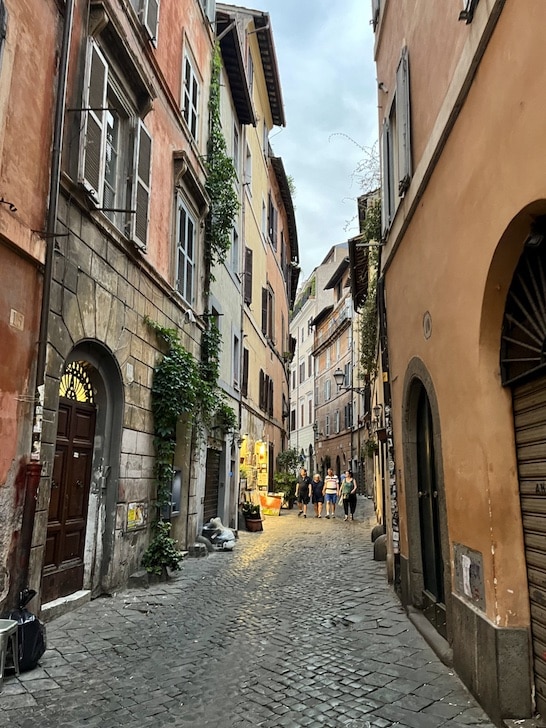 Où dormir à Rome ? Les 5 meilleurs quartiers et hôtels (+ ceux à éviter) 🇮🇹 50 Rue dans le centre de Rome, Centro Storico