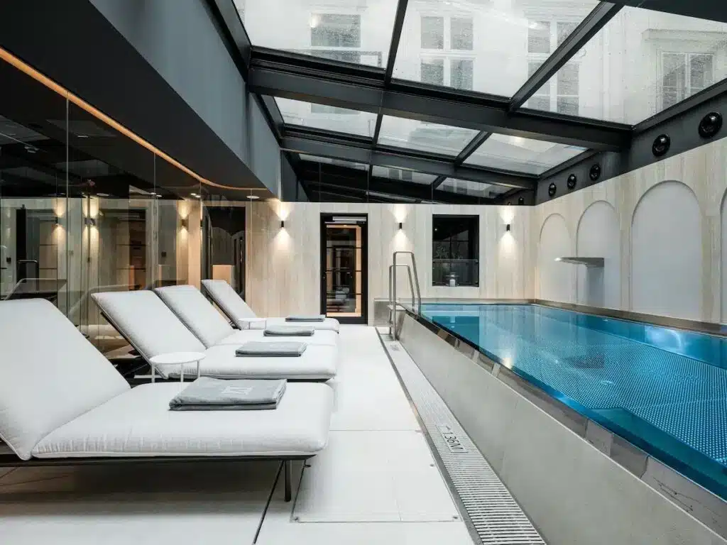 Où dormir à Vienne ? Les 4 meilleurs quartiers et hôtels (+ ceux à éviter) 🇦🇹 39 The Amauris Vienna, hôtel avec piscine intérieure
