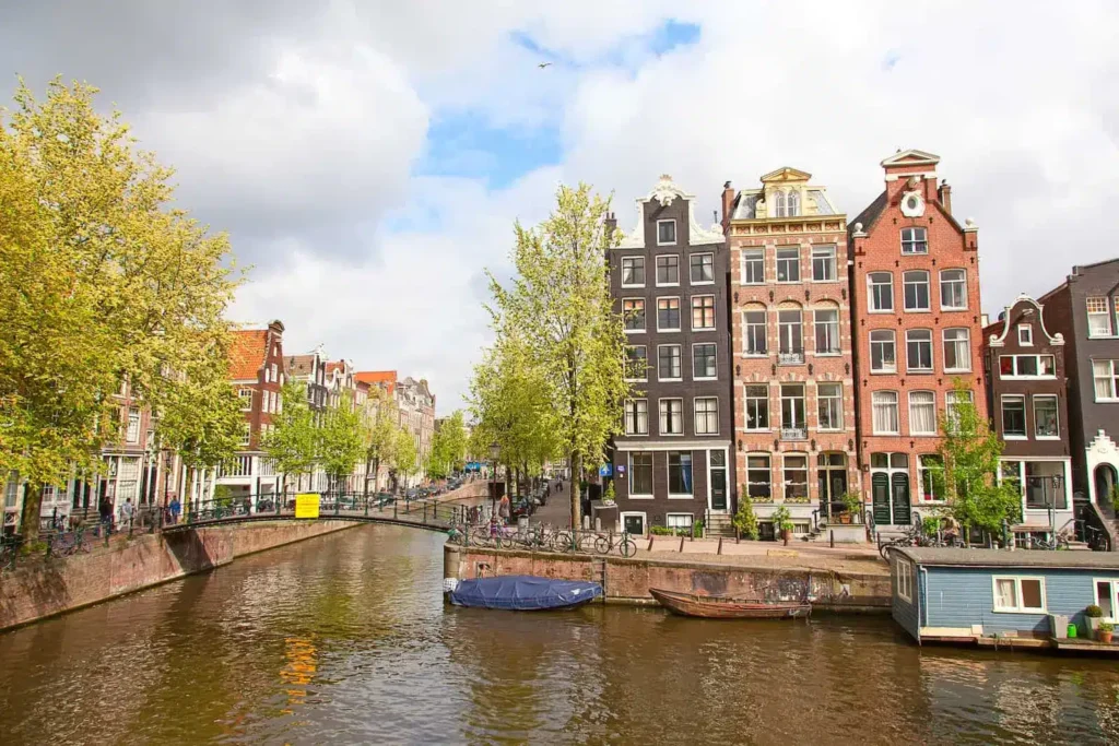 Que faire à Amsterdam : canaux et maisons typiques