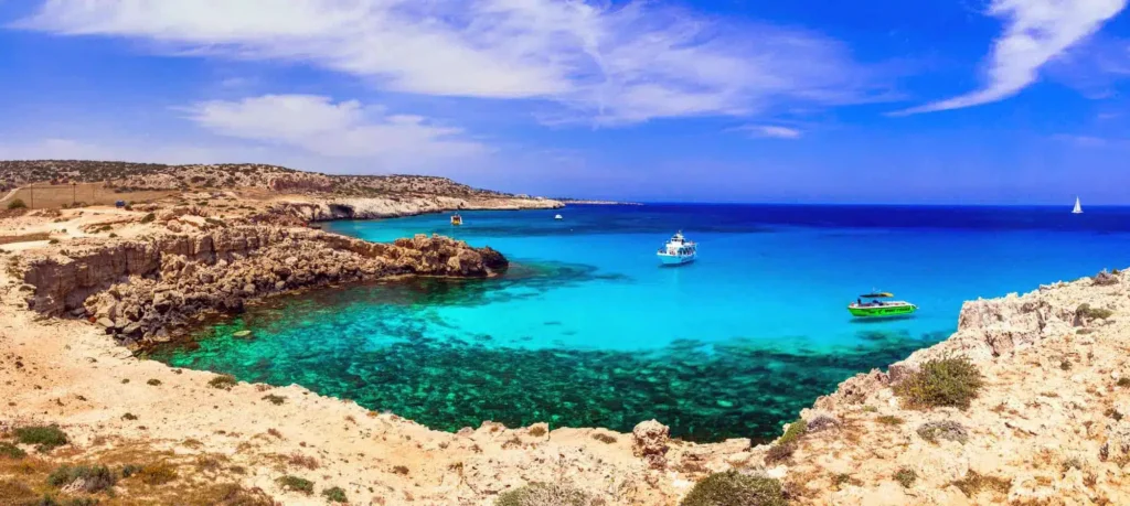 Que faire à Chypre, plage et mer turquoise