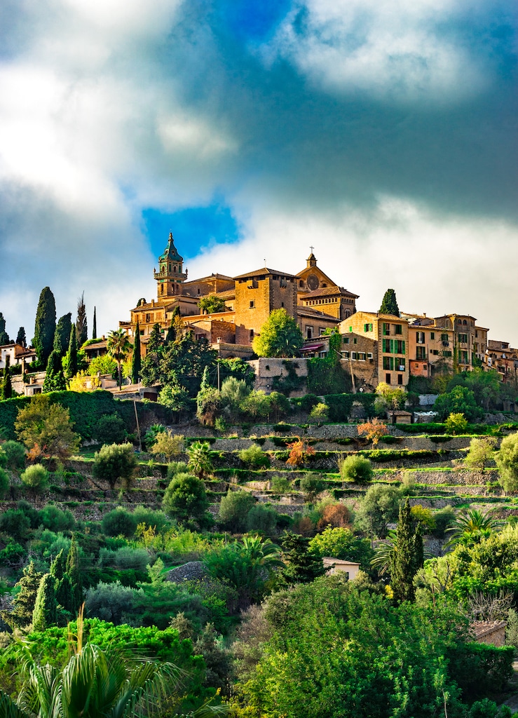 Valldemossa dans la région de la Serra de Tramuntana à Majorque