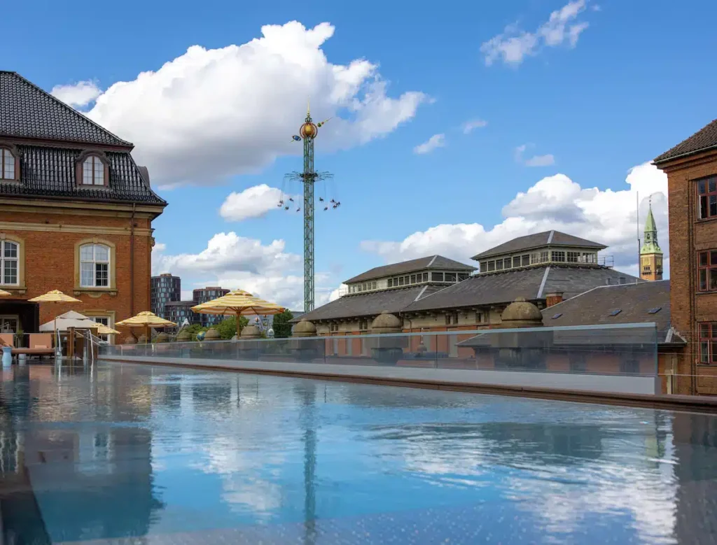 Hôtel avec piscine à Copenhague : les 8 meilleurs hôtels de la capitale danoise 🏊🏻 21 Villa Copenhagen, hôtel avec piscine sur le toit