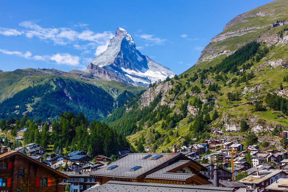 Où dormir en Suisse ? Les 7 meilleures villes et de bons hôtels 14 Zermatt avec le Cervin en arrière-plan